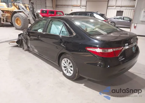2017 Toyota Camry Le z USA, uszkodzony, nr VIN 4T1BF1FK2HU765765